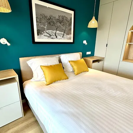 Matisse Face Parking *